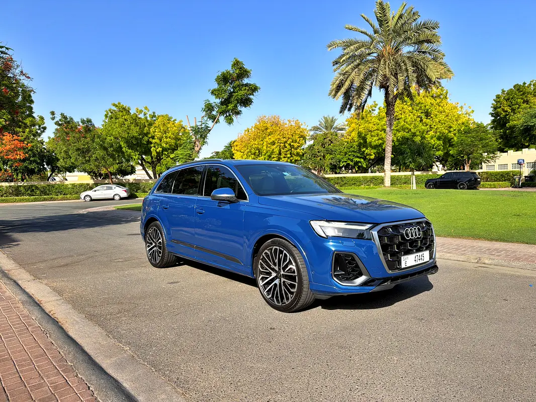 Audi Q7 2024 — photo 1 of 19