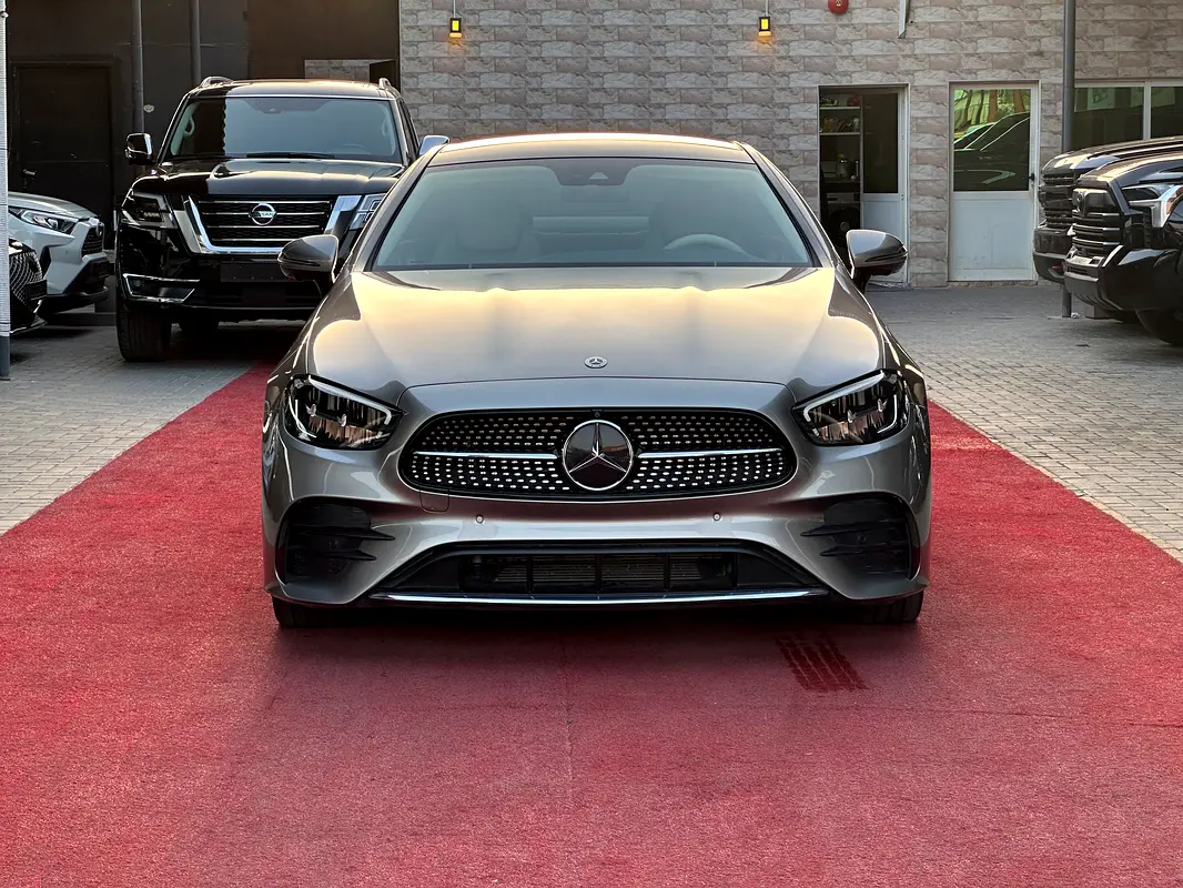Mercedes-Benz E-Class 2023 — photo 1 of 18