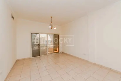 Unfurnished | Spacious 2 Bedroom | with laundry