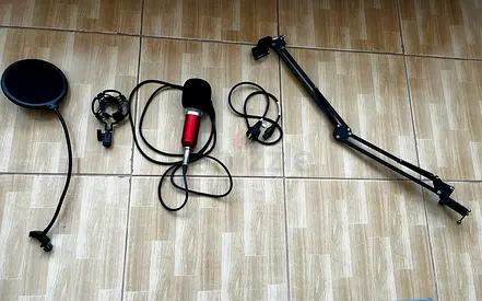 Home studio microphone kit with boom arm and pop filter