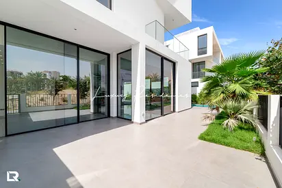 ** Prime Location | Lagoon View | 5 Bedrooms **