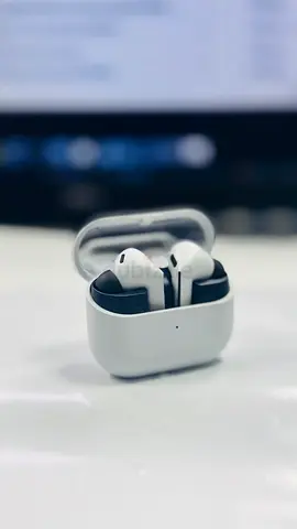 Samsung Galaxy Buds 3 FE Used true wireless earbuds with charging case (looks like AirPods-style)