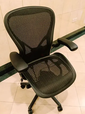 For selling Herman Miller Aeron chair size B and C available
