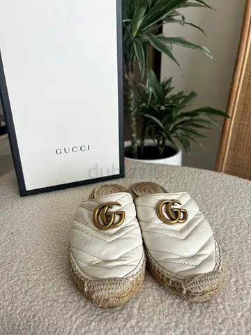 Gucci white leather espadrille slip-ons with box - size 34