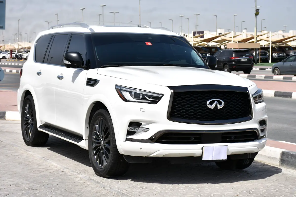 Infiniti QX80 2022 — photo 1 of 16