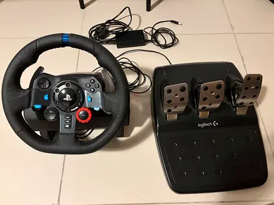 Logitech G29 Driving Force Racing Wheel with Pedals