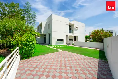 Large Corner Plot | SemiDetached| Walk to Pool