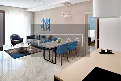 Prime Downtown I City View I Elegant I Serviced