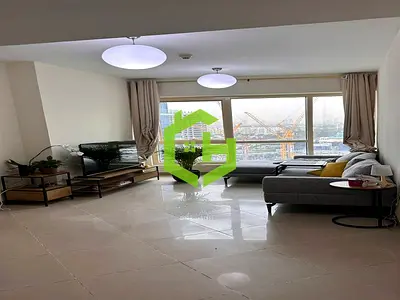Lake View | Vacant | Spacious Apartment