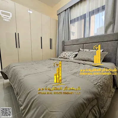 شقة فاخرة غرفتين وصالة، مفروشة بأثاث جديد، بمطبخ مجهز بالكامل, بإطلالة مفتوحة، شامله الفواتير، الانترنت، جاهزة للسكن في كورنيش عجمان