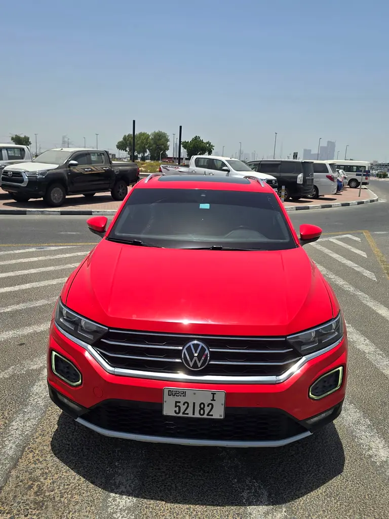 Volkswagen T-Roc 2021 — photo 1 of 11
