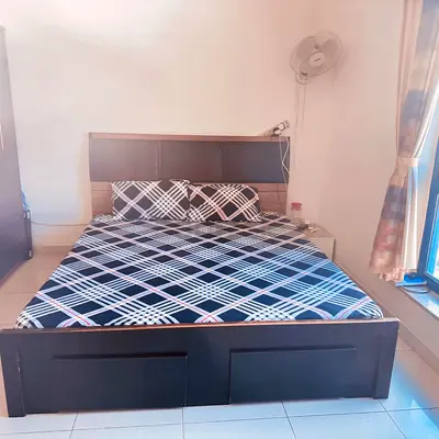 Master Bed Room for Working Vegetarian Couple or 2 Executive working  Females