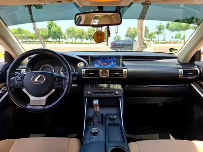 2016 Lexus IS-SERIES — фото 9