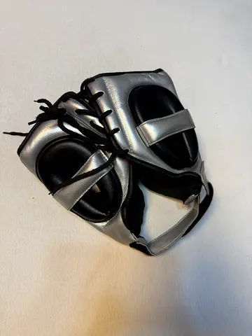 Boxing headgear medium  adidas