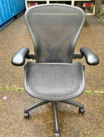 Selling herman miller Aeron chair.size B.good condition only little use