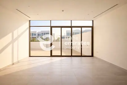 Single Row | Private Garden | Vacant Now