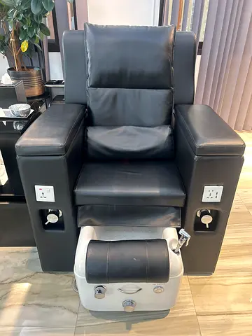 Professional multipurpose Pedicure chair for sale. Excellent  condition.
