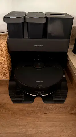 Roborock Robot Vacuum  Mop with Auto Cleaning Dock – Excellent Condition