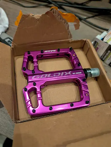 Goldix Purple flat pedals for mtb or any bike