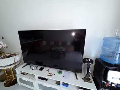 70 inch LED Smart TV in good working condition brandt JVC (model: LT-70N7145)
