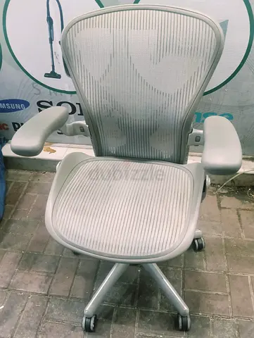 Im for selling Herman Miller Aeron chair size B and C Fully Loaded available