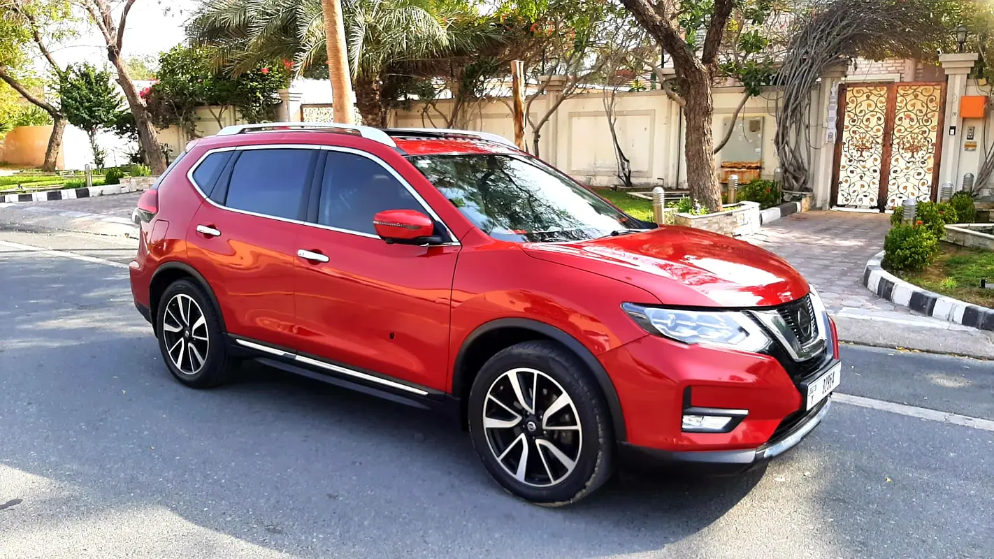 Nissan X-Trail 2018 — photo 1 of 16