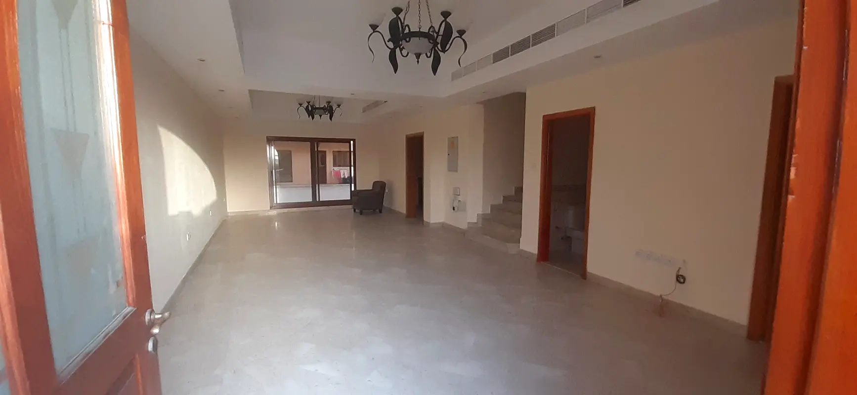 5 BED/HALL WITH MAID ROOM VILLA FOR RENT IN MIRDIF SEPARATE ENTRANCE AND PARKING, RENT ONLY 145K