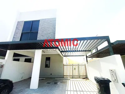 Unfurnushed | R2EM Single Row Well Maintained Townhouse