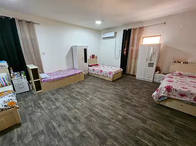Bed space for lady in Jumeirah 1