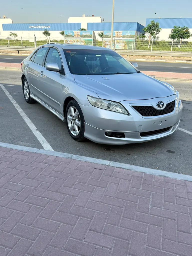 Toyota Camry 2008 — photo 1 of 20