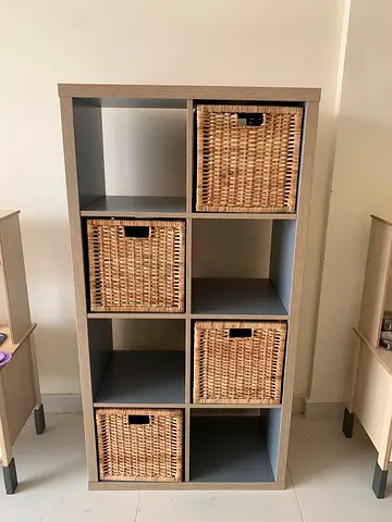 IKEA-style 8-cube storage shelf with 4 wicker baskets - light wood finish