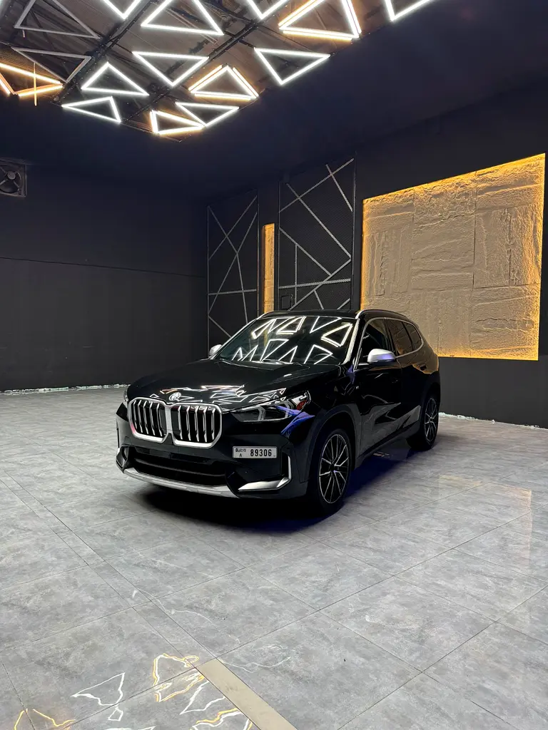 BMW X1 2023 — photo 1 of 8