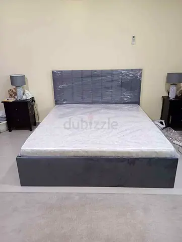 Modern Gray Velvet King Size Bed with Medicl Mattress