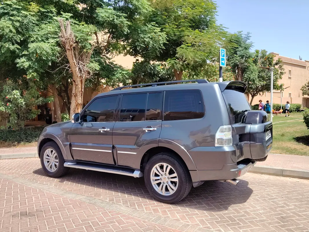 Mitsubishi Pajero 2020 — photo 1 of 6