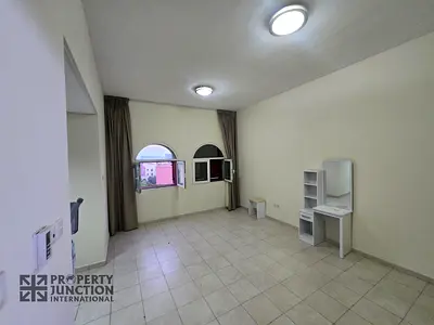 Street 3 | L-Shape Studio |Close to Pool & Bus Stop