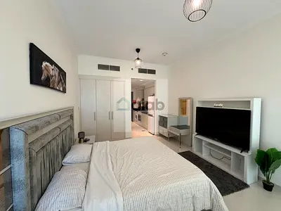 Fully Furnished | Skyline Facing | Vacant