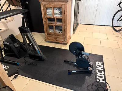 Wahoo KICKR v5 Smart Trainer full set- very good condition