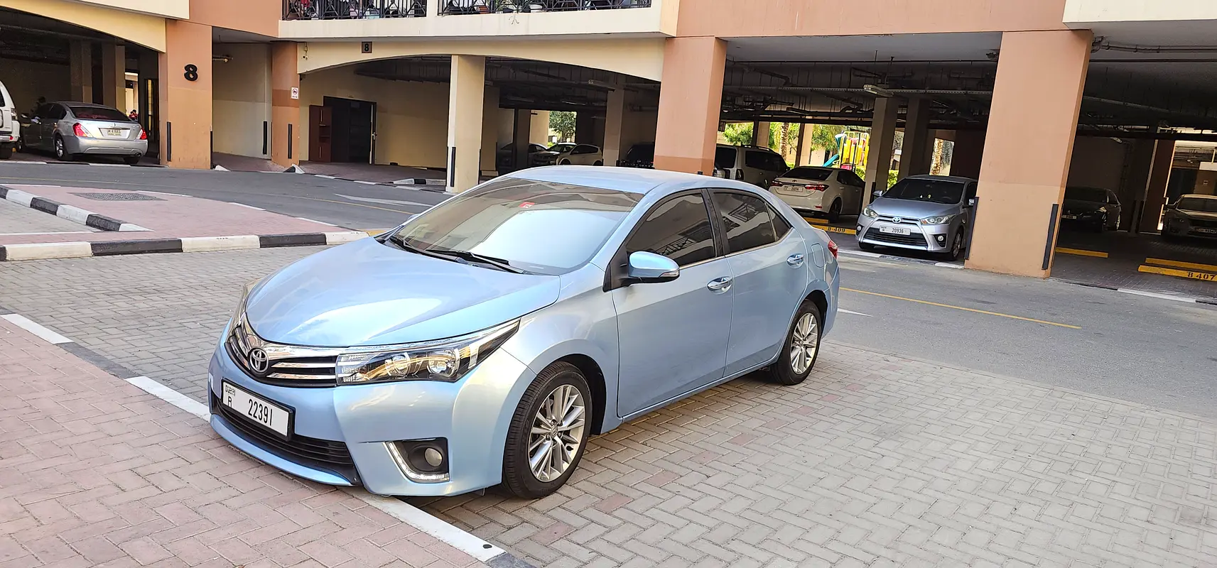 Toyota Corolla 2015 — photo 1 of 11