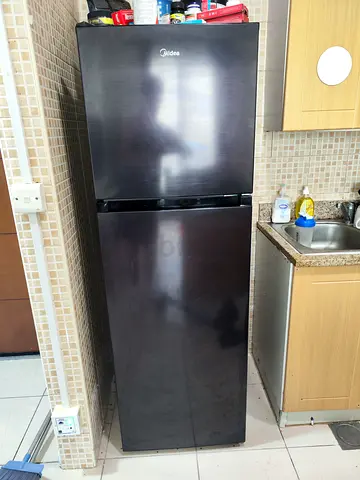 Midea 390L fridge freezer in excellent working condition