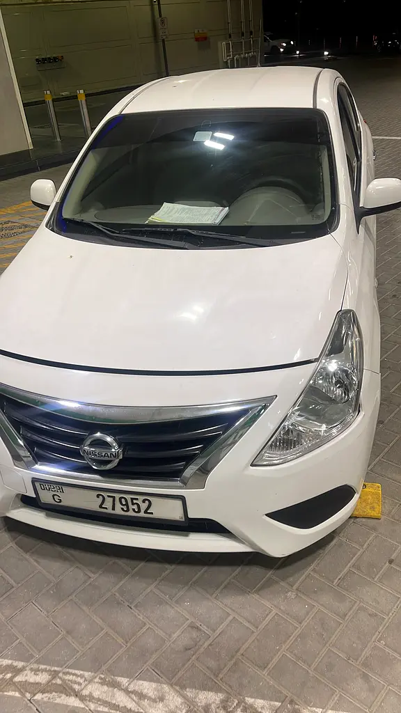 Nissan Sunny 2022 — photo 1 of 4