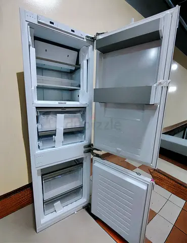 Gaggenau Premium Built-in Refrigerator – Bottom Freezer with Humidity Drawer