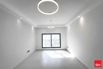 Near Metro I Chiller Free I Maid Room
