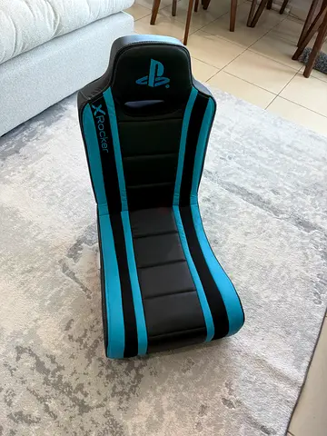 Rocking floor gaming chair