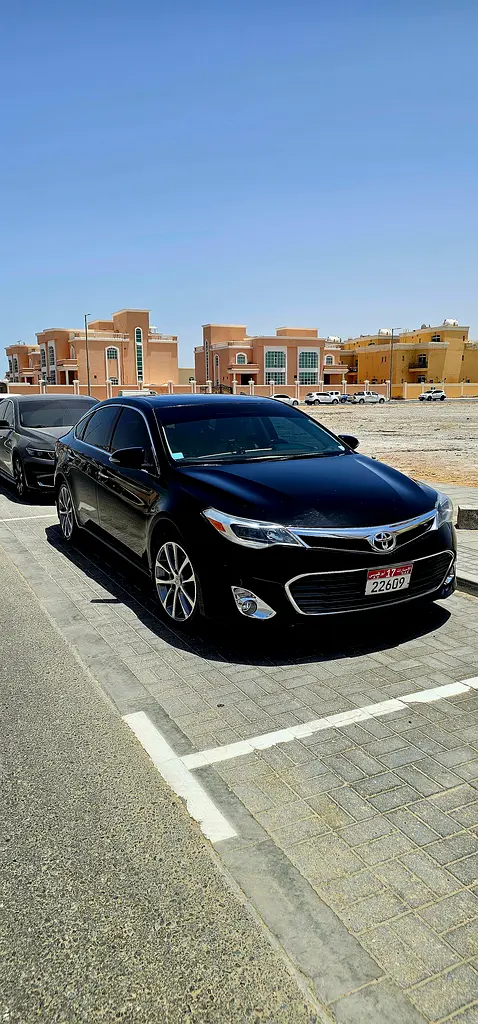 Toyota Avalon 2014 — photo 1 of 14