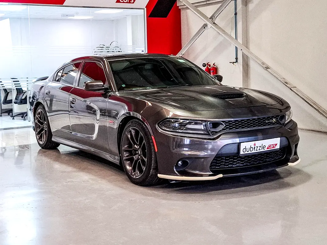 Dodge Charger 2020 — photo 1 of 16