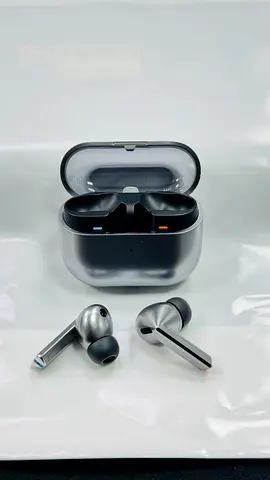 Samsung Galaxy Buds 3 standard Used True Wireless Earbuds with Charging Case - Silver