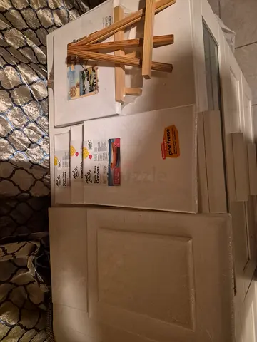 7 small Blank Canvases and 2 Wooden Easels