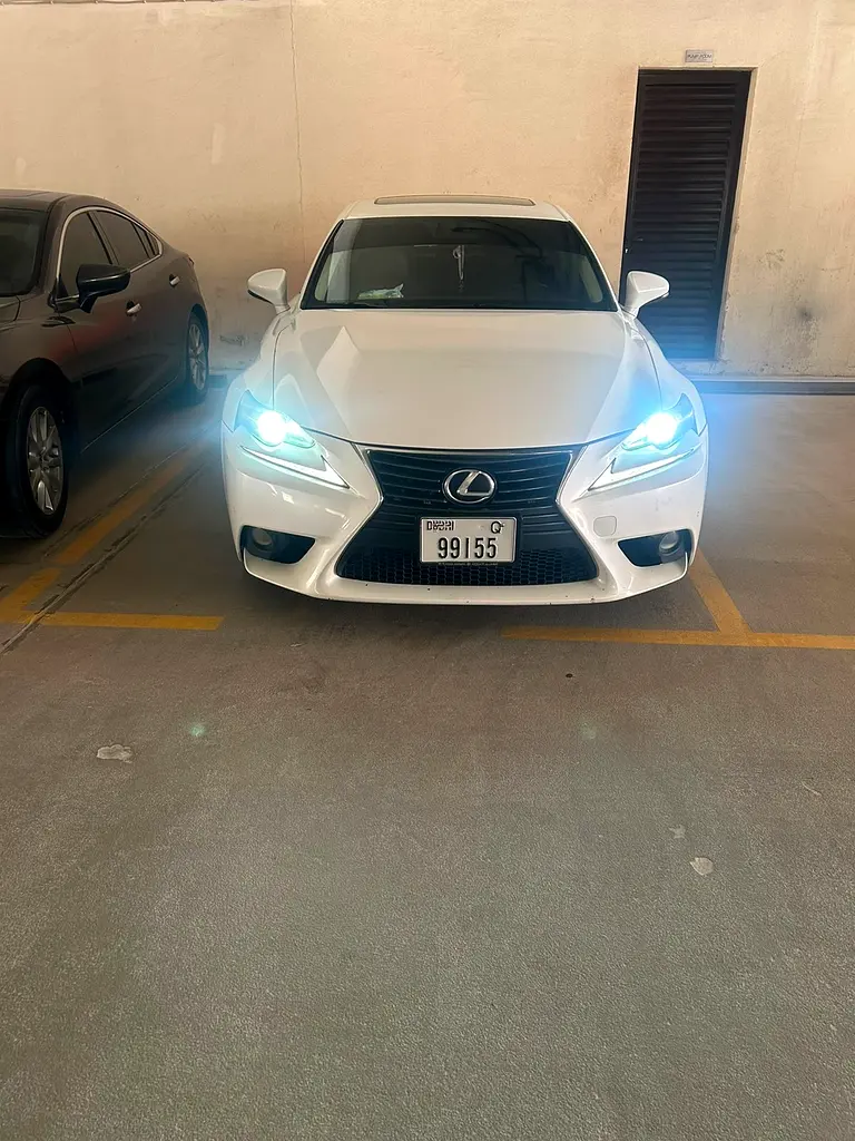 Lexus IS-Series 2014 — photo 1 of 10