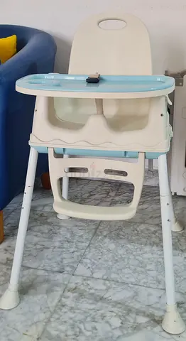 Lightweight baby high chair with removable tray - good condition
