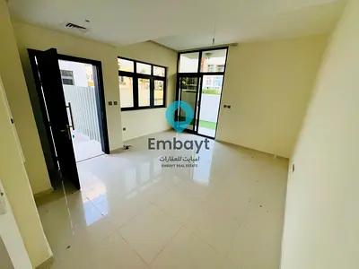Single Row | Corner Unit | Maid Room
